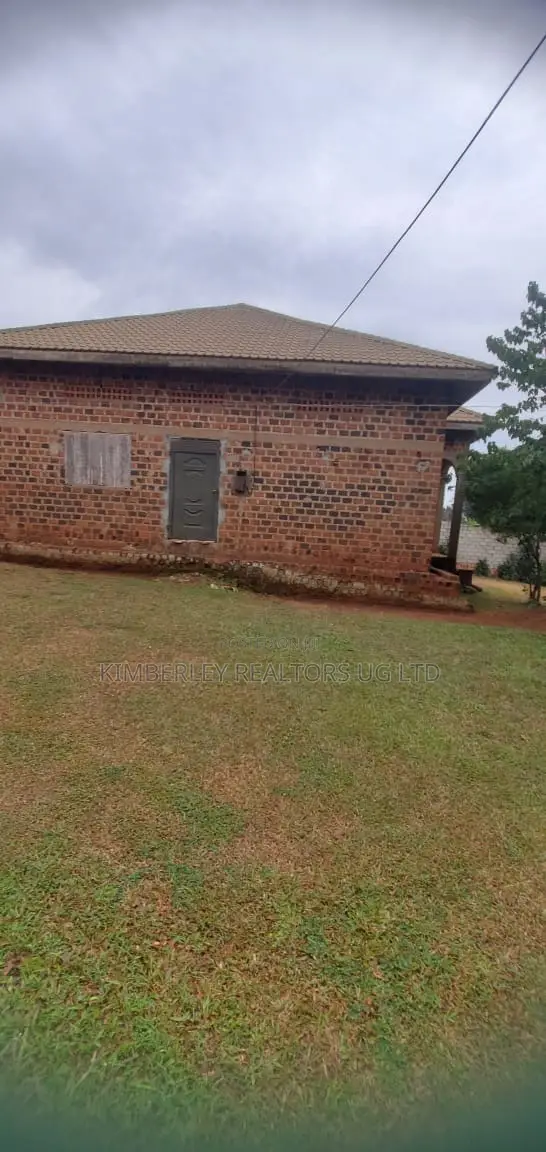 4bdrm House in Division A for sale