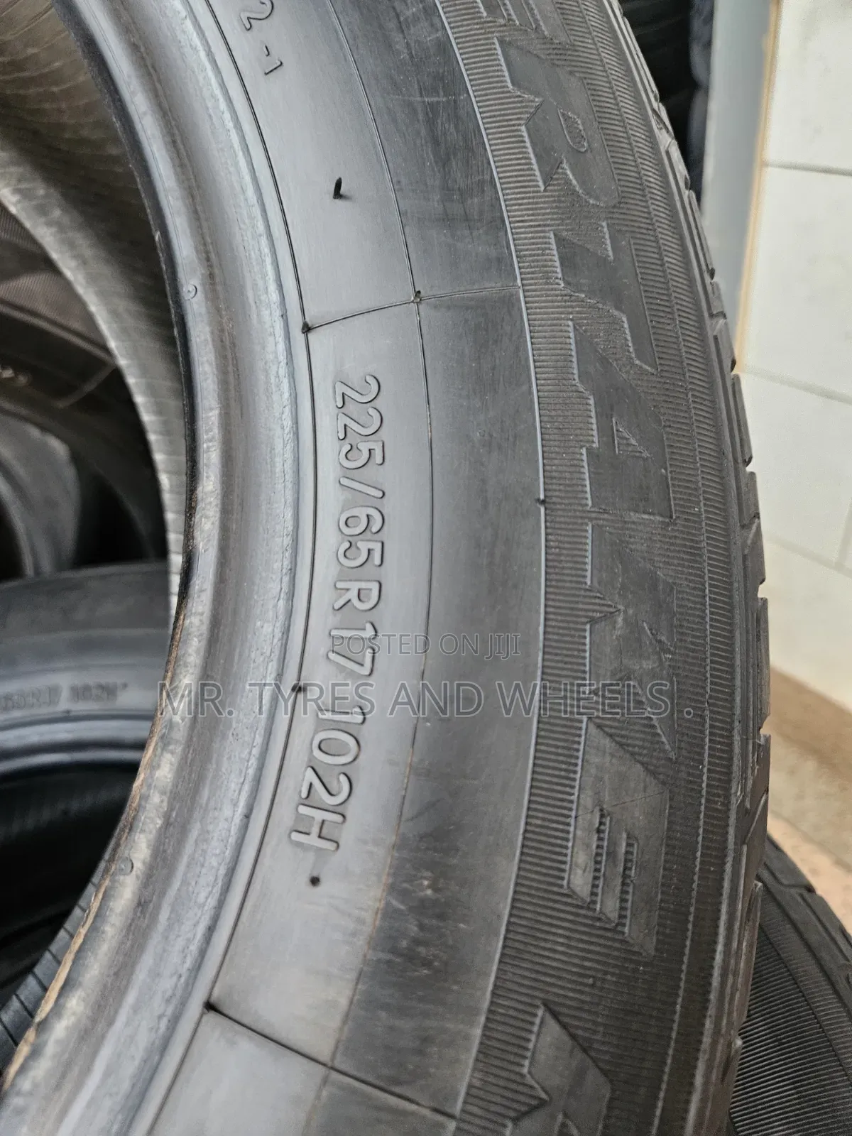 225 65 R17 in Type of Toyo and They Are 4 Pieces Order We Deliver.