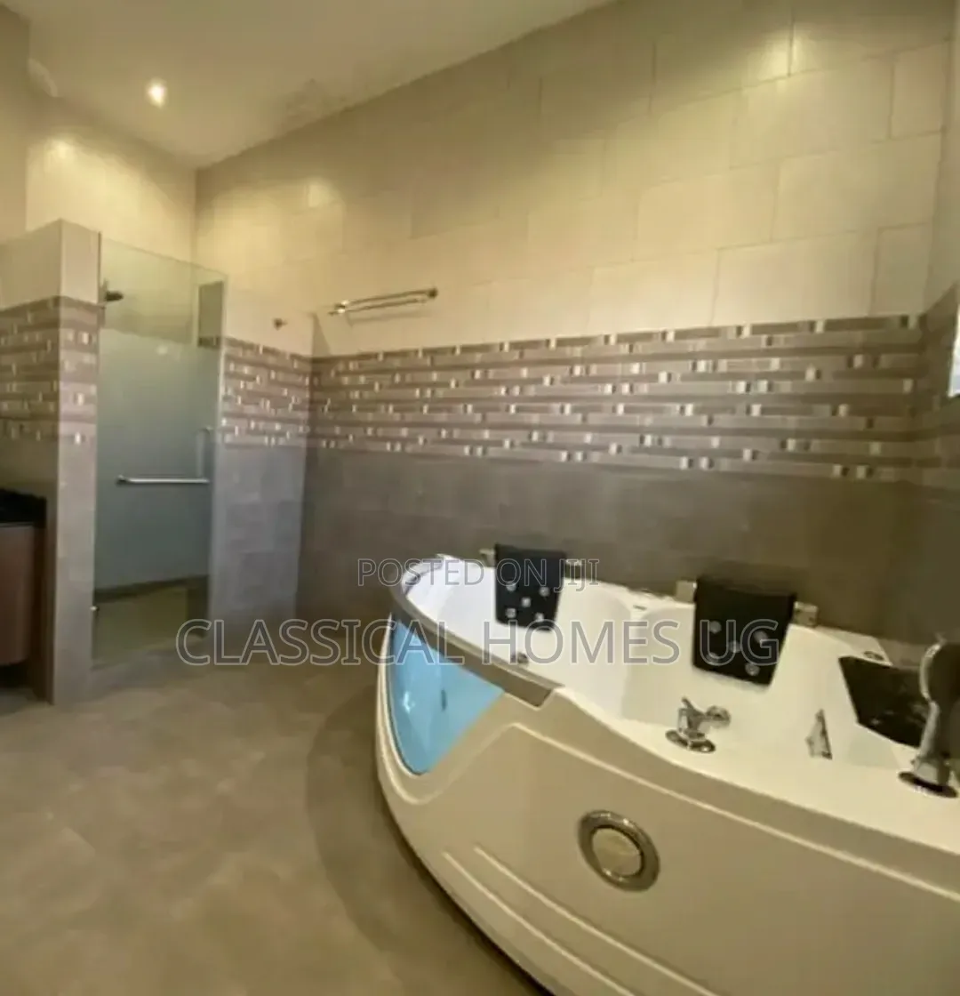 4bdrm Duplex in Muyenga, Central Division for rent