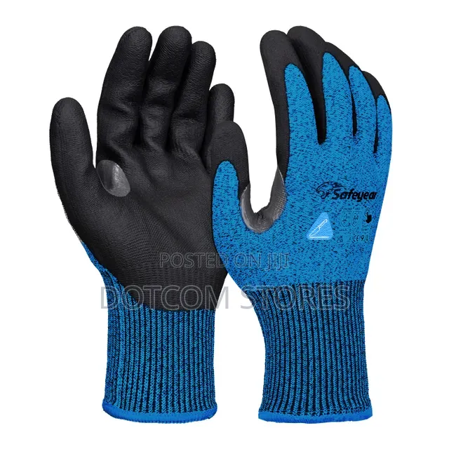 Pair of Ant Cut-Resistant Safety Work Gloves. T