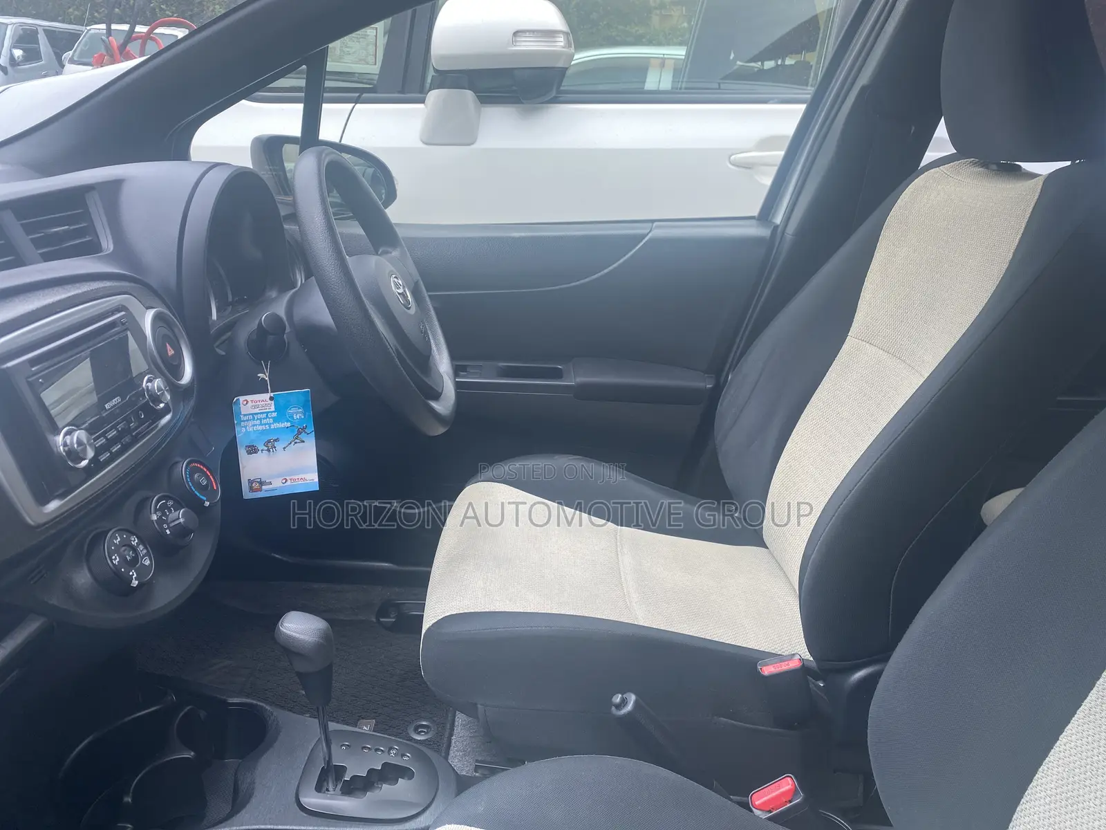 Toyota Vitz 1.0 FWD 3dr 2012 Silver