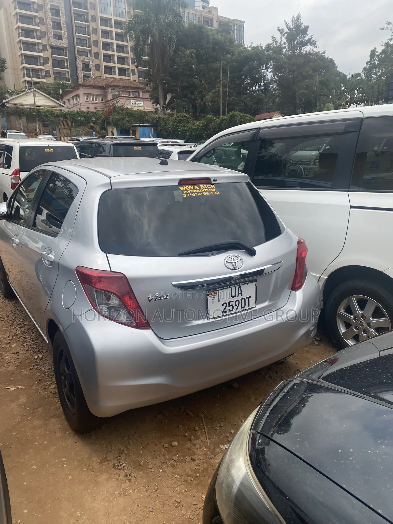 Toyota Vitz 1.0 FWD 3dr 2012 Silver