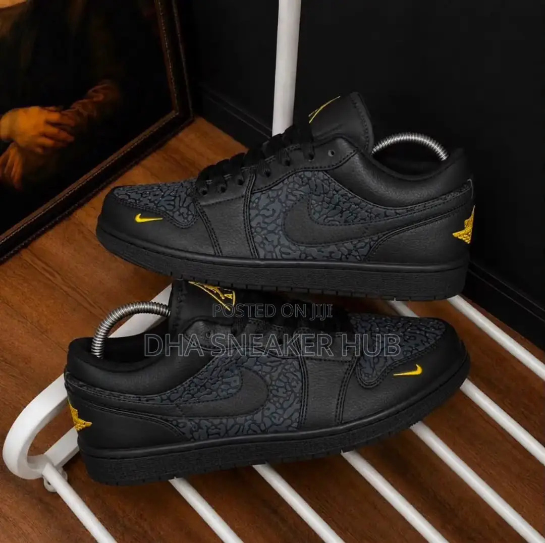 Air Jordan 1 Low Black