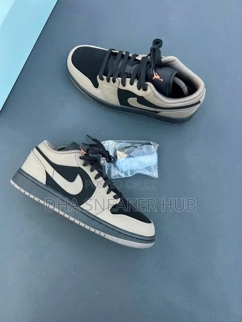Air Jordan 1 Low Elegant Sneakers
