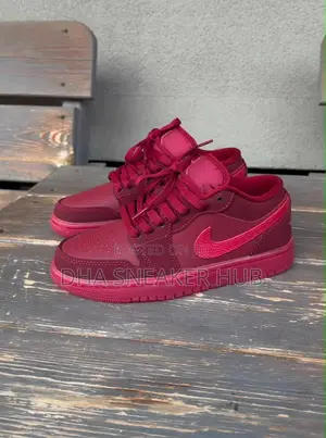 Air Jordan 1 Low Maroon Elegant Sneakers