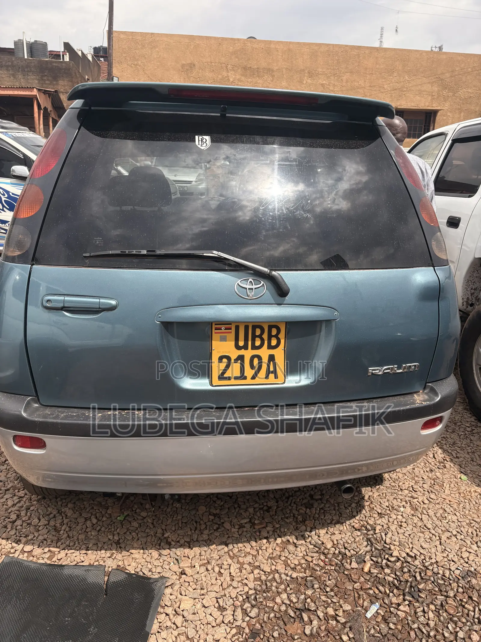 Toyota Raum 2000 Blue