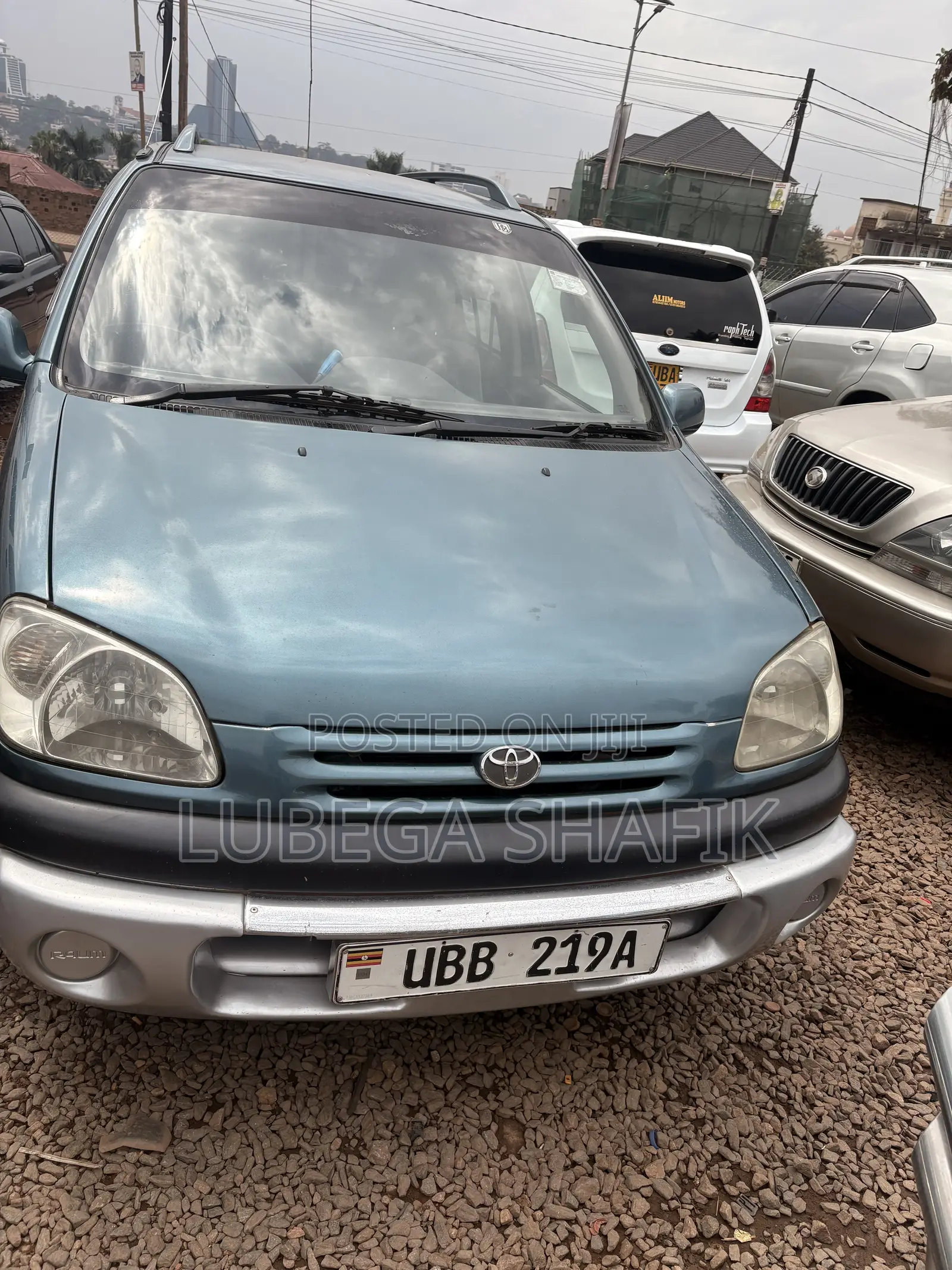 Toyota Raum 2000 Blue