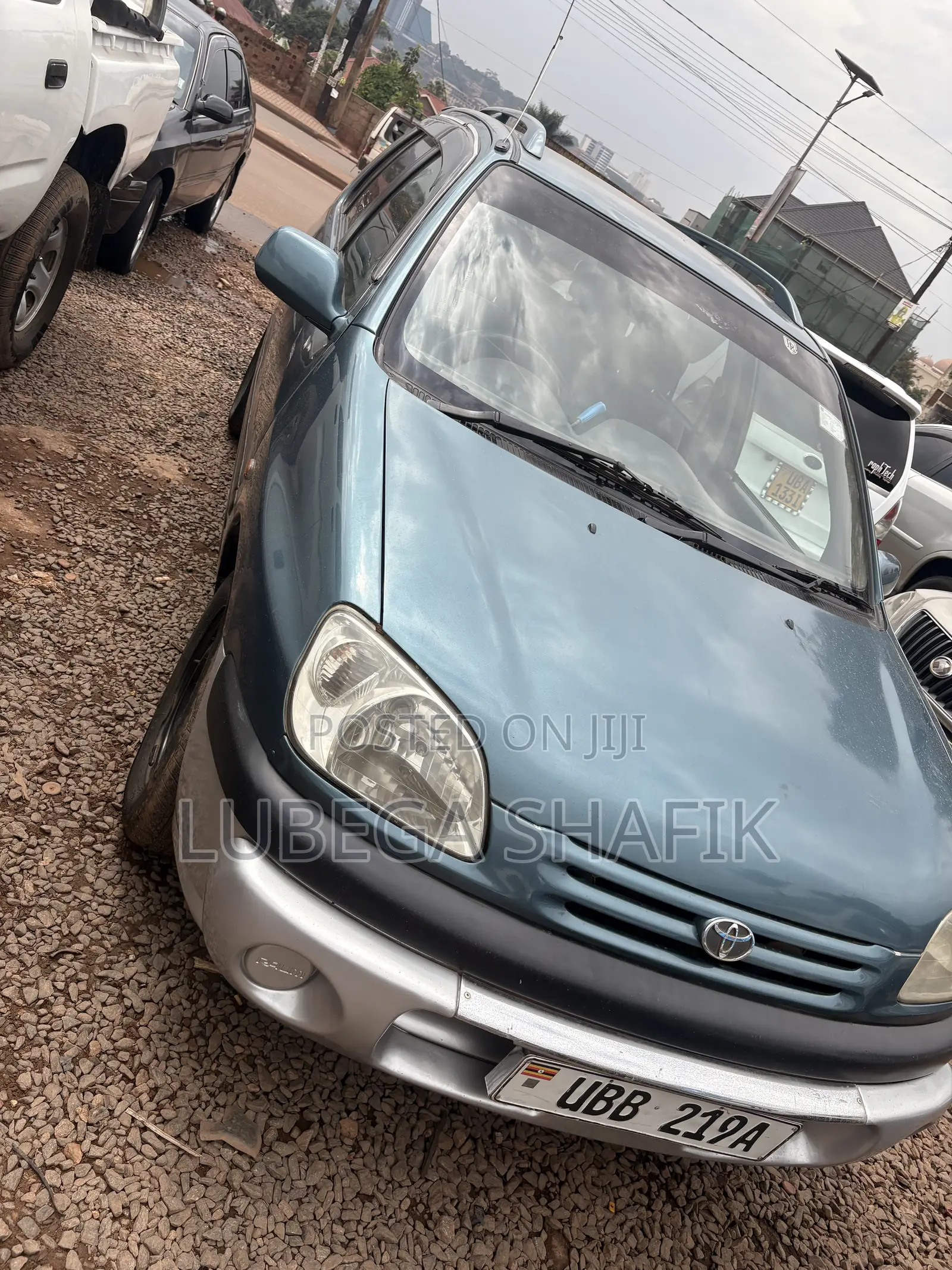 Toyota Raum 2000 Blue