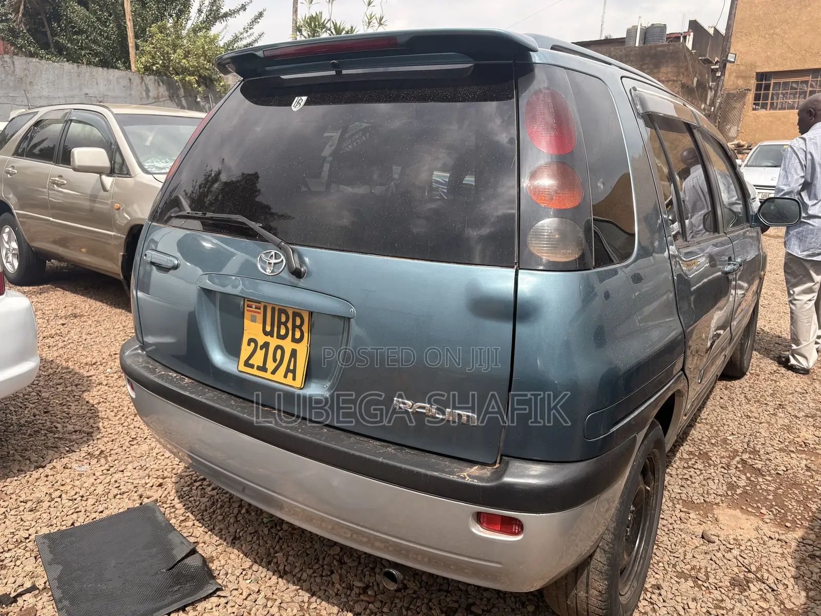 Toyota Raum 2000 Blue