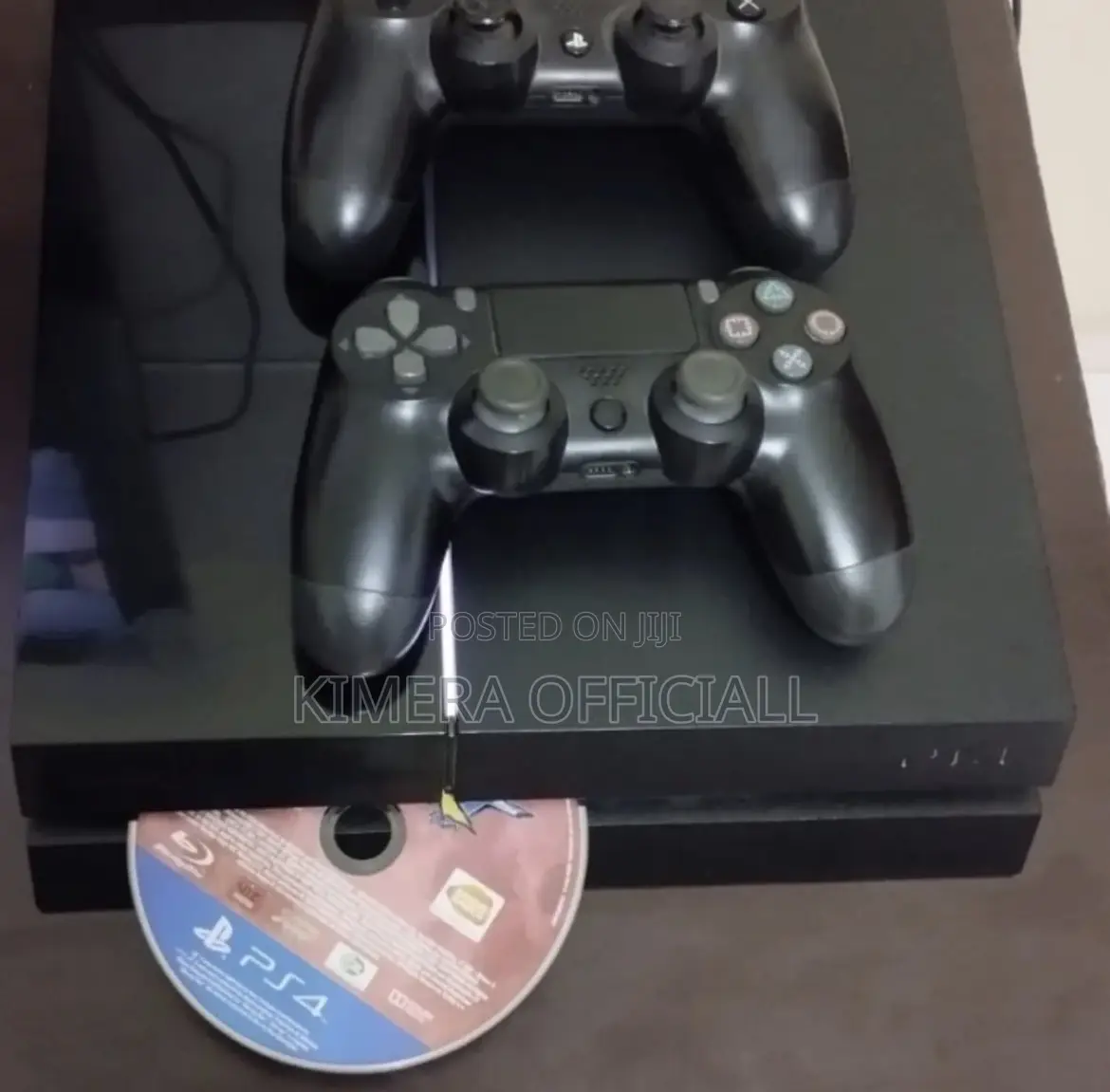 PS4 Standard With 12 Games, 2pads. Just Fun, No 'Kigambo'.