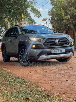 Toyota RAV4 Adventure AWD 2020 Green