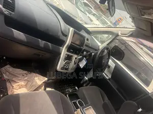 Toyota Noah 2010 Off white