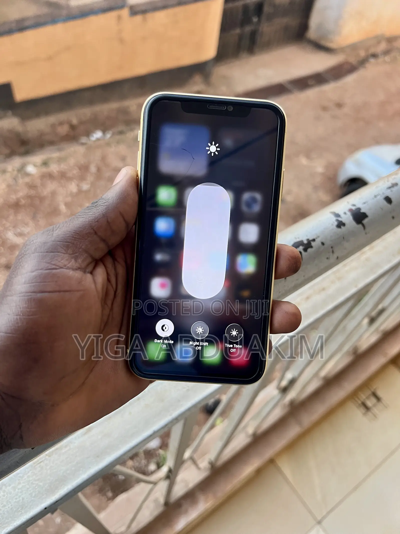 Apple iPhone 11 64 GB Yellow