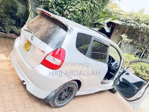 Honda Fit Aria 2004 Silver