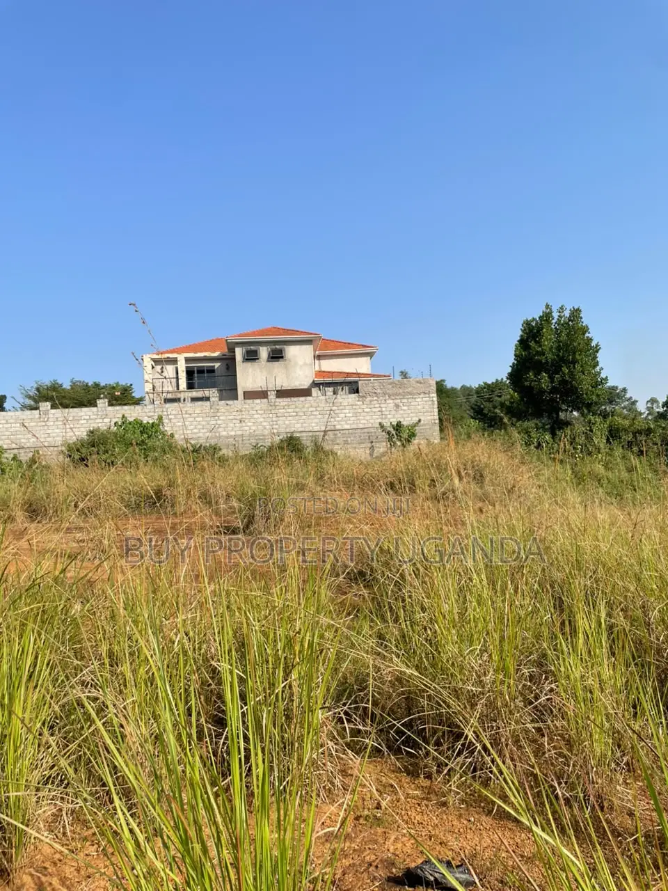 25 Decimals of Land in Akright Entebbe Titled Next to the Golfcourse