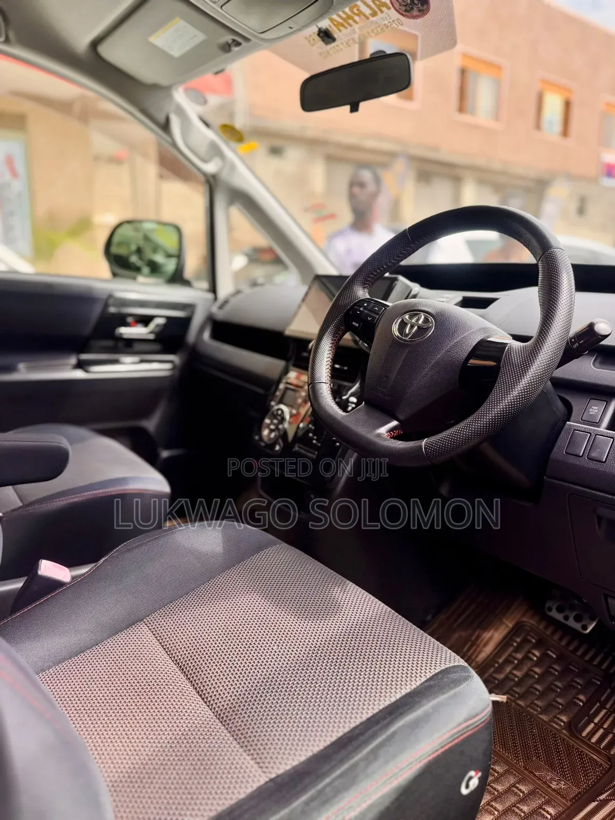 Toyota Noah 2012 White