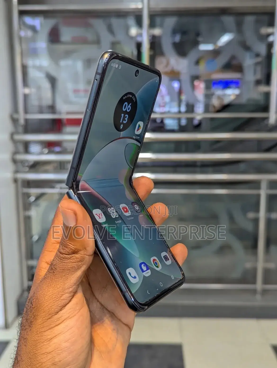 New Motorola Razr 40s 256 GB Green