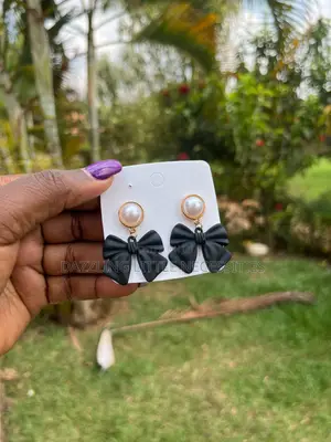 Casey Earrings for Ladies