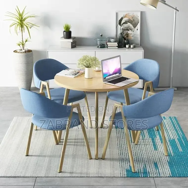 Round Balcony Table Set With 4 Seats