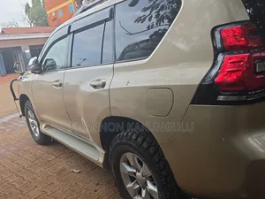Toyota Land Cruiser Prado 3.0 TD 2012 Gold