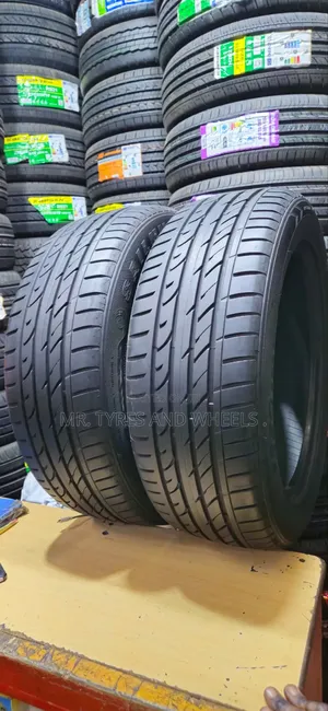 225 55 R18 Sailun Tires 4rm China but Very Original and Strong.
