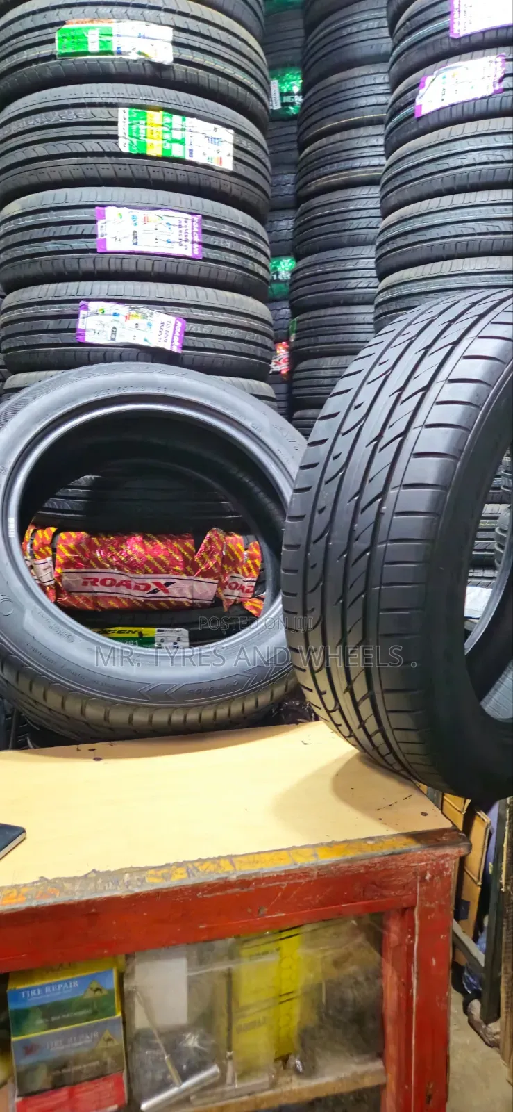 225 55 R18 Sailun Tires 4rm China but Very Original and Strong.