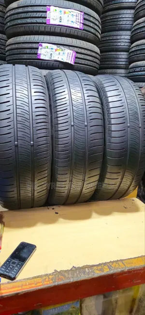 195 65 R15 Imported Tires 4rm Japan Came 4 Both Quality N Quantity.