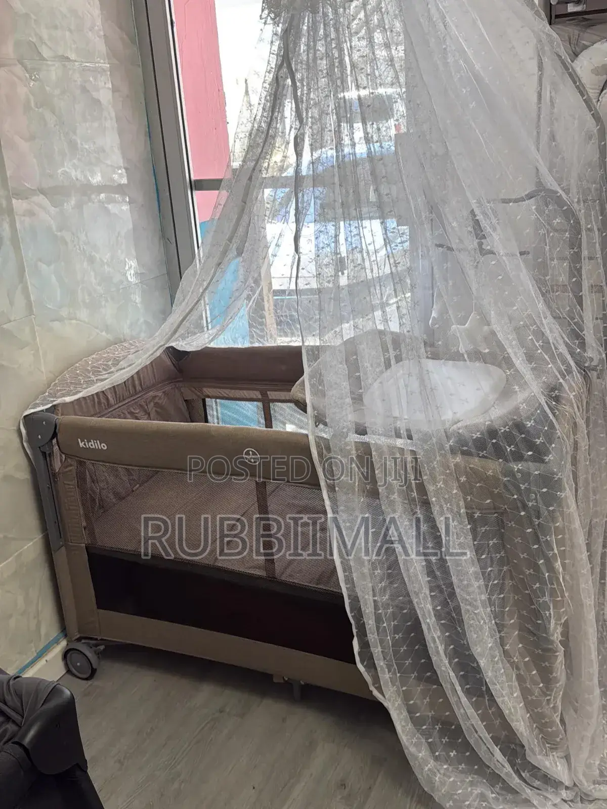 Kidilo Portable Baby Bassinet / Play Pen / Changing Station