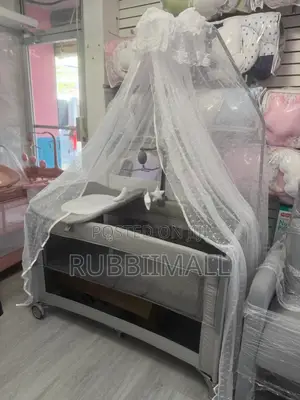 Kidilo Portable Baby Bassinet / Play Pen / Changing Station