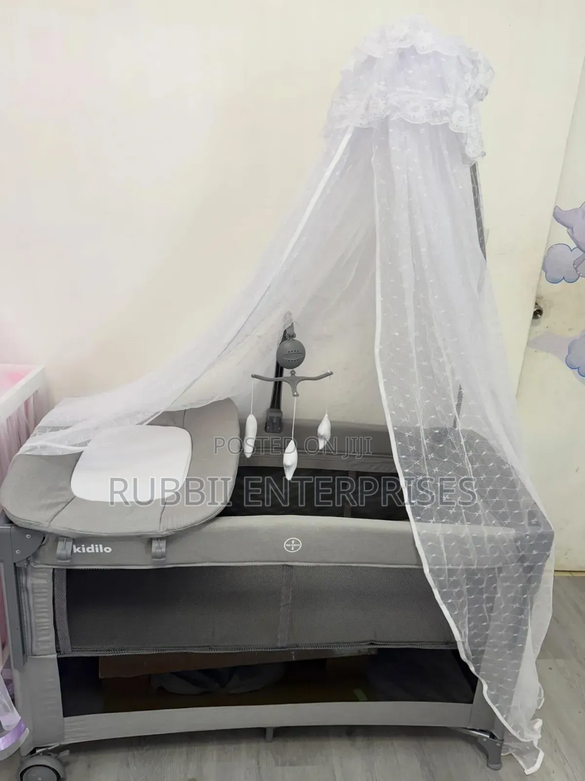Kidilo Portable Baby Bassinet / Play Pen / Changing Station