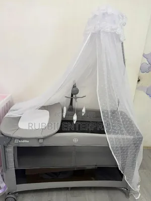 Kidilo Portable Baby Bassinet / Play Pen / Changing Station