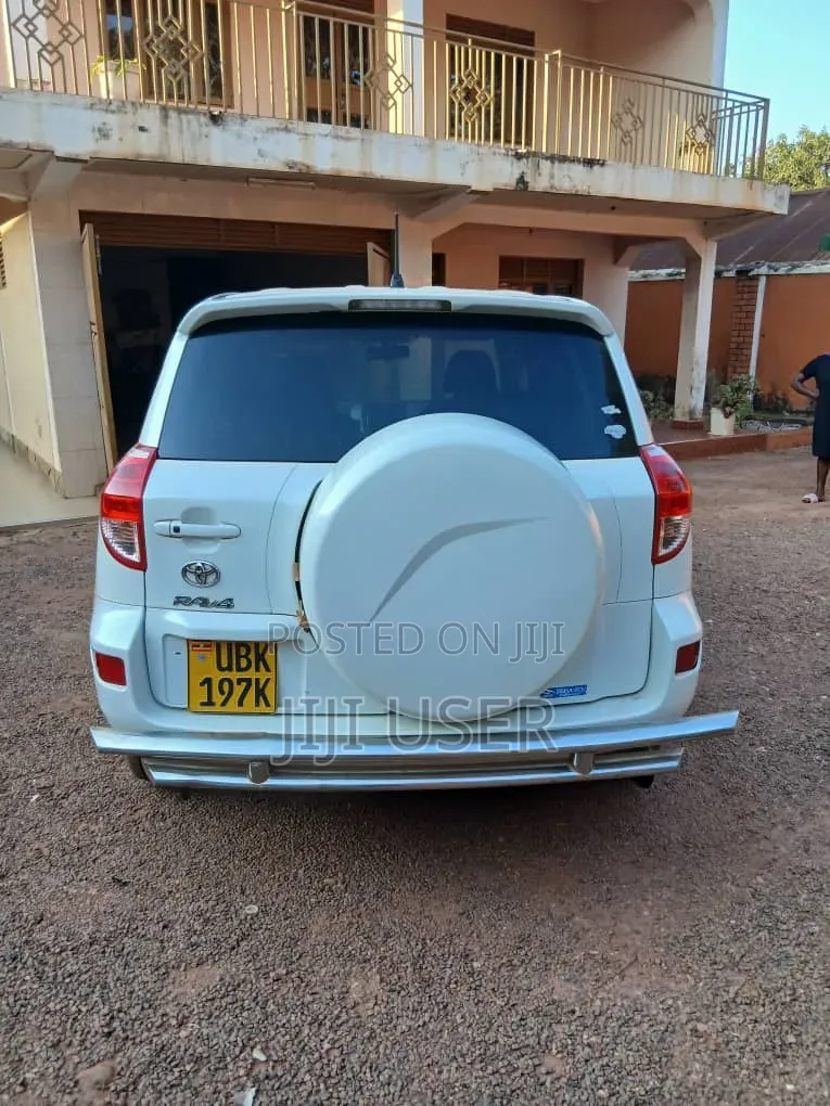 Toyota RAV4 2006 White
