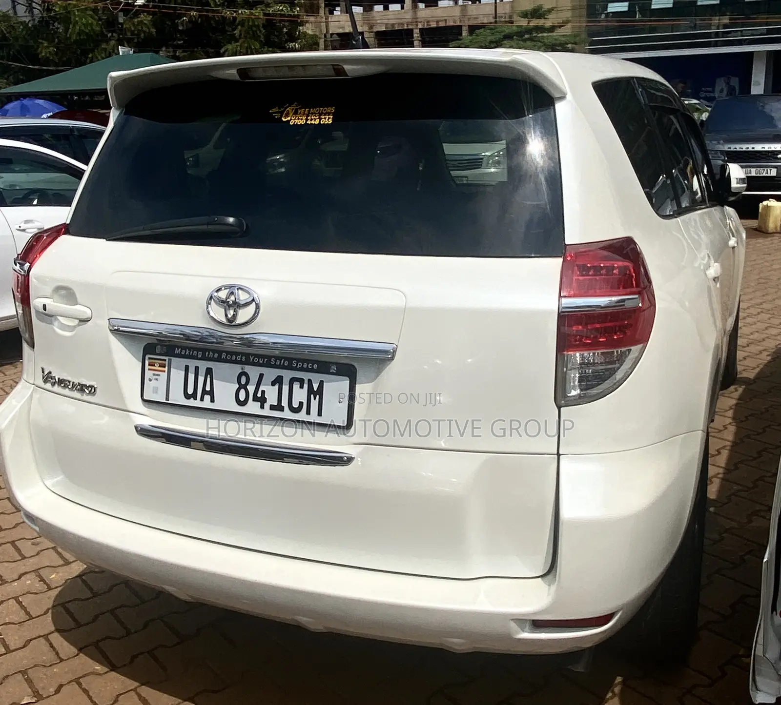 Toyota Vanguard 2010 White