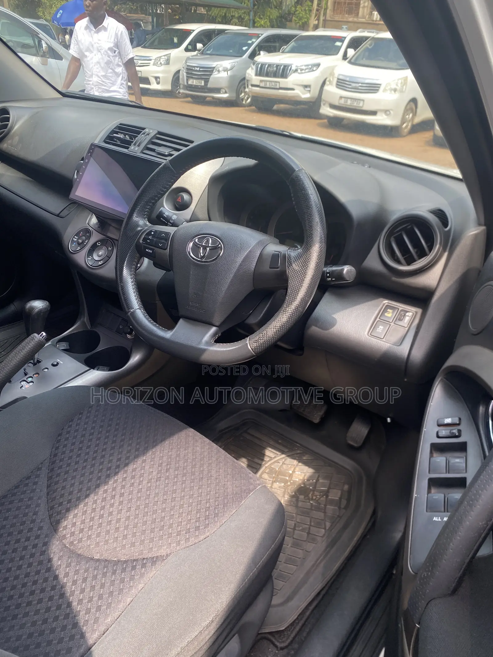 Toyota Vanguard 2010 White