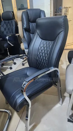 Straight Leg Executive Office Visitor Chair