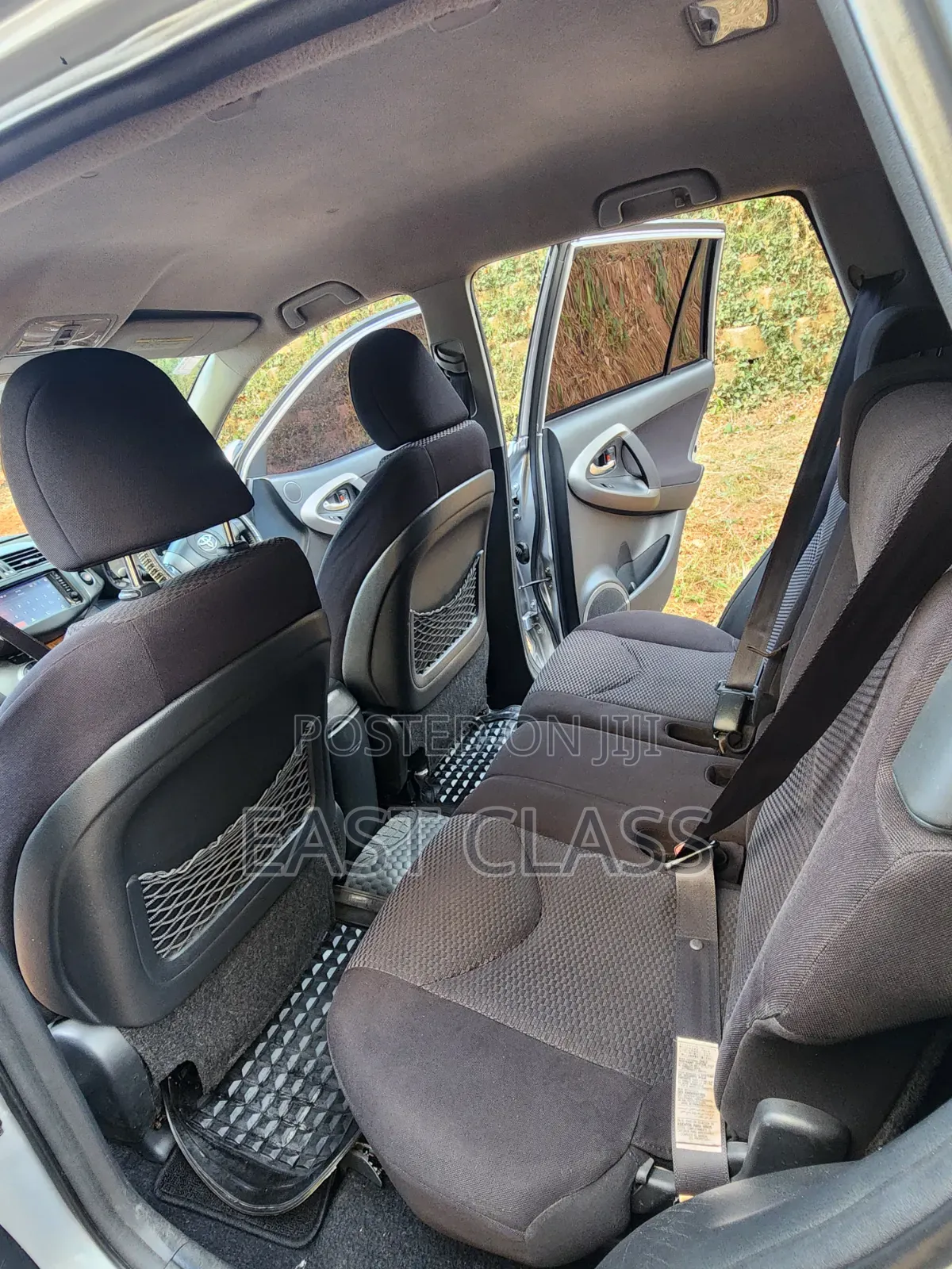 Toyota RAV4 2010 Silver