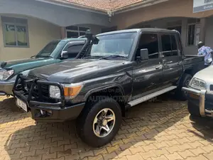 Toyota Land Cruiser 79 Series 2016 Black