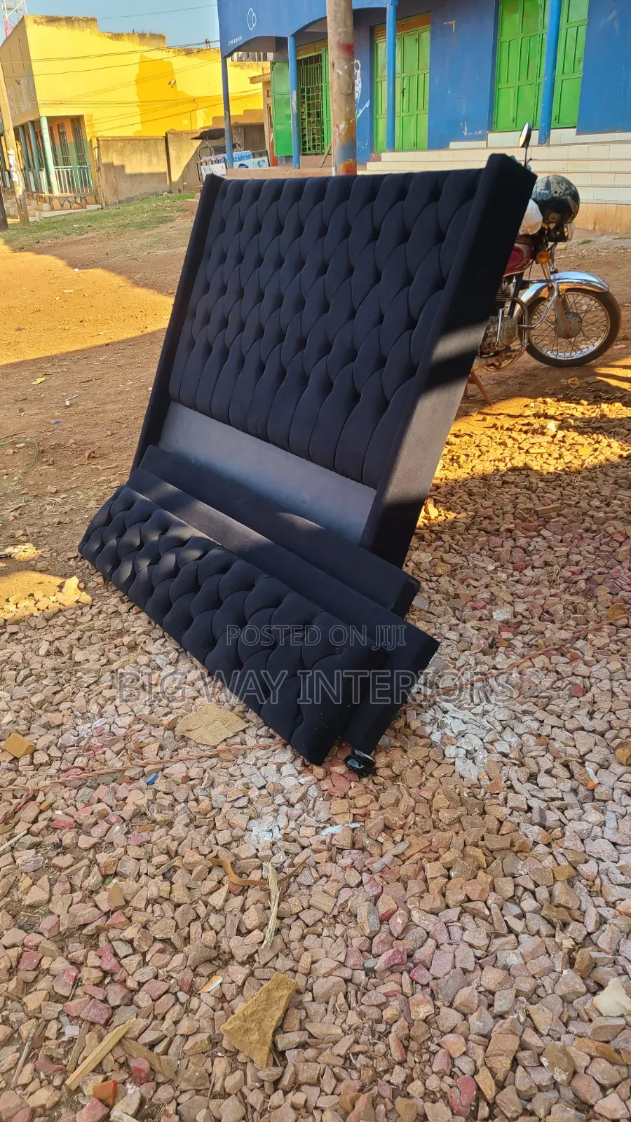 Black Chesterfield 5by6 Bed