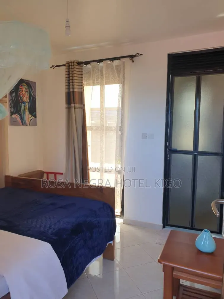 Rosa Negra Hotel : Affordable Hotel in Kigo Over Looking Lake Victoria