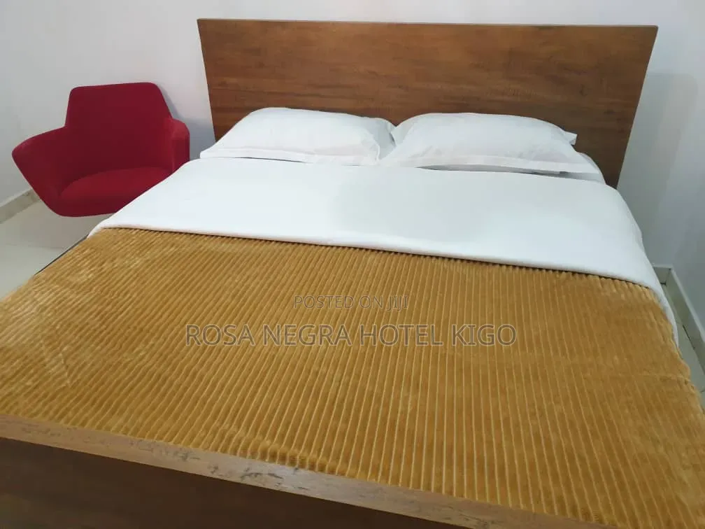 Rosa Negra Hotel : Affordable Hotel in Kigo Over Looking Lake Victoria
