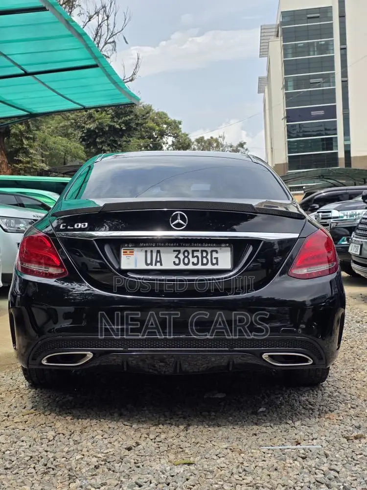 Mercedes-Benz C200 2014 Black