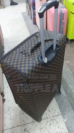 Checkerboard Pattern Large Suitcase