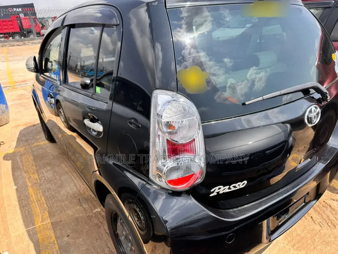 Toyota Passo 1.0 AWD 2013 Black