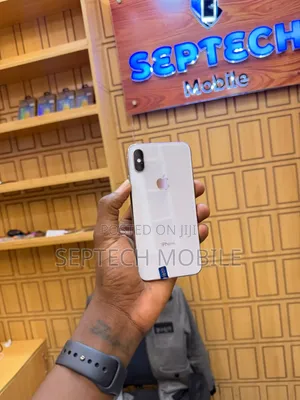 New Apple iPhone XS 64 GB White