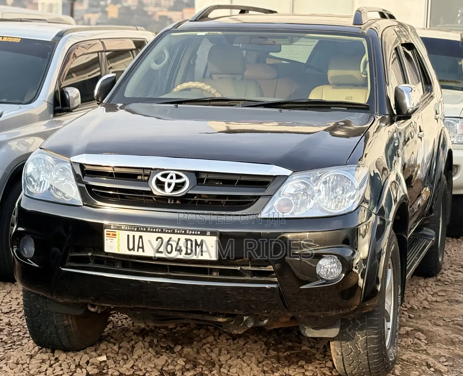 Toyota Fortuner 2.7 AWD 2013 Black