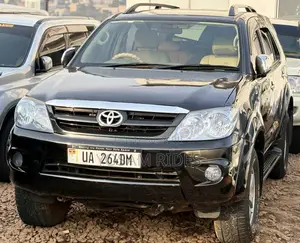 Toyota Fortuner 2.7 AWD 2013 Black