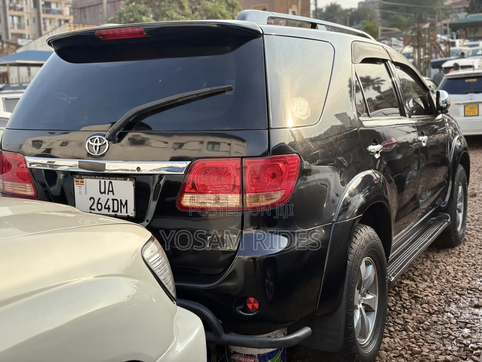 Toyota Fortuner 2.7 AWD 2013 Black
