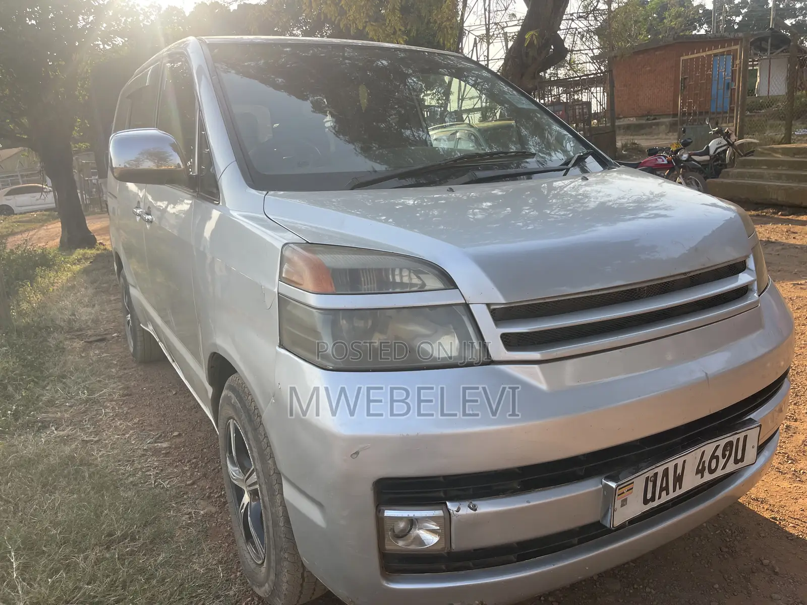 Toyota Noah 2006 Silver
