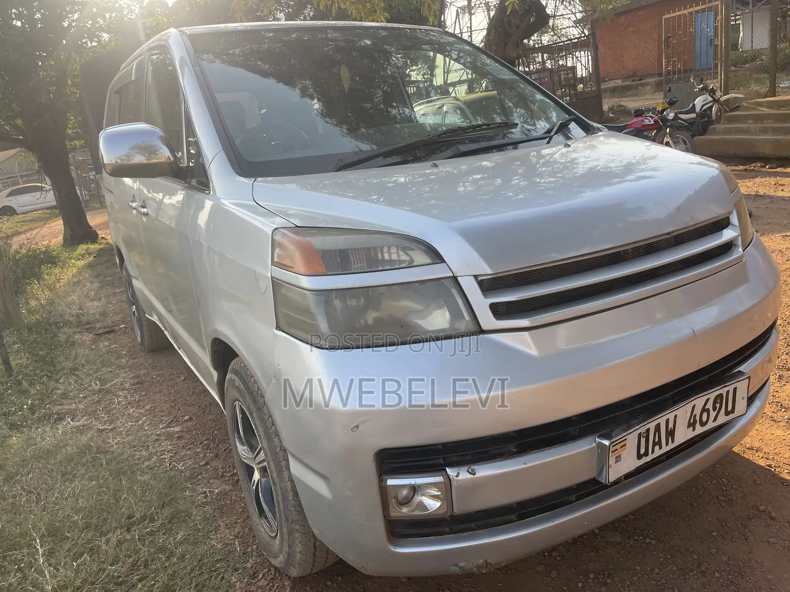 Toyota Noah 2006 Silver