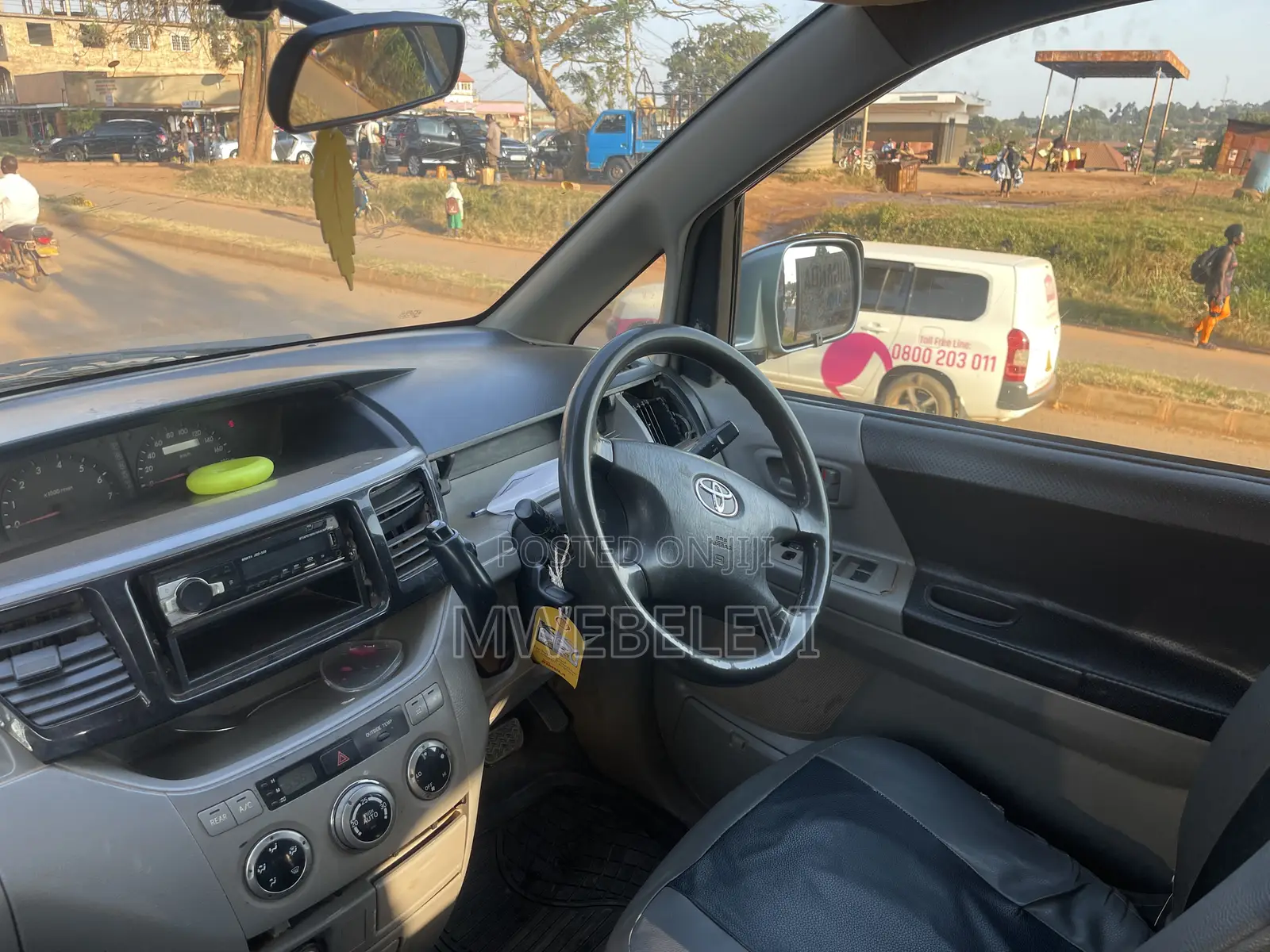 Toyota Noah 2006 Silver